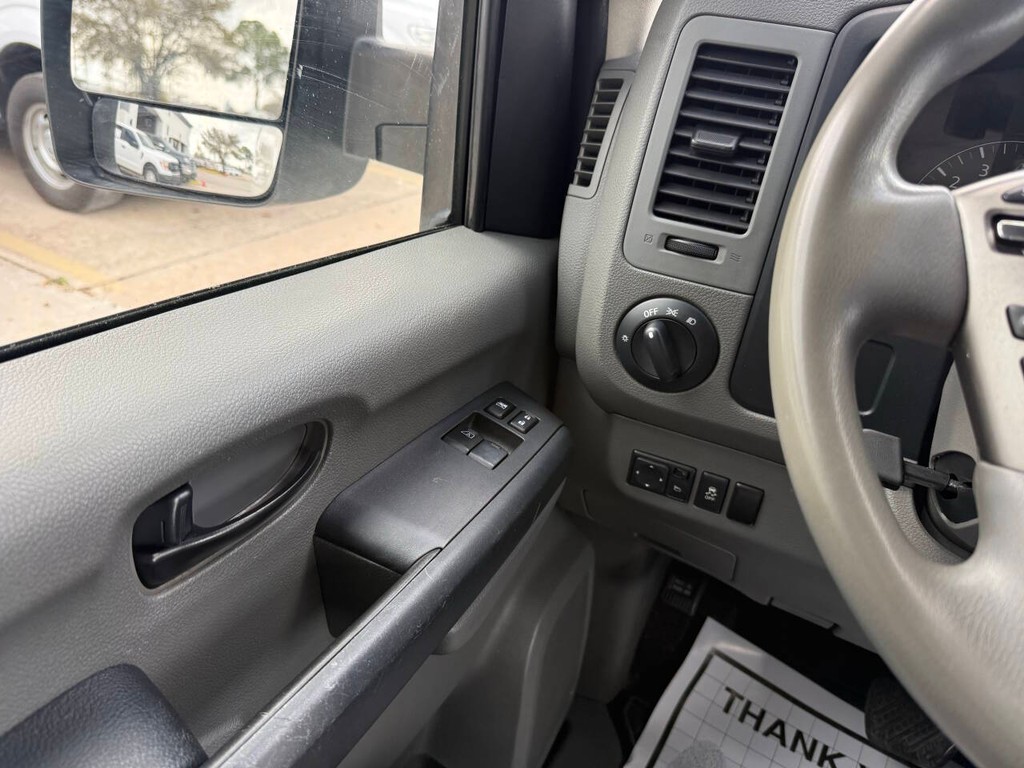 Nissan NV Cargo Vehicle Full-screen Gallery Image 27