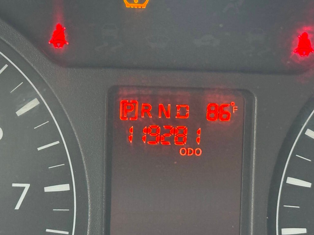 Nissan NV Cargo Vehicle Full-screen Gallery Image 29