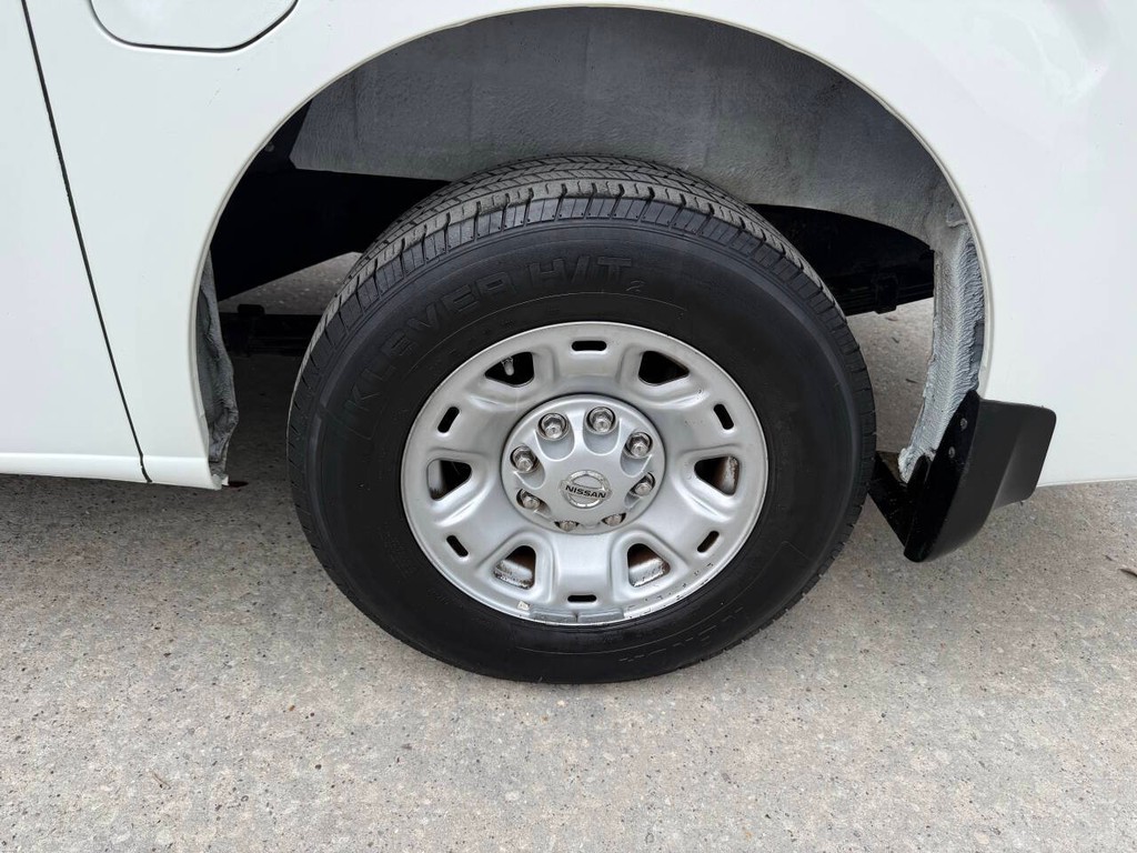 Nissan NV Cargo Vehicle Full-screen Gallery Image 32