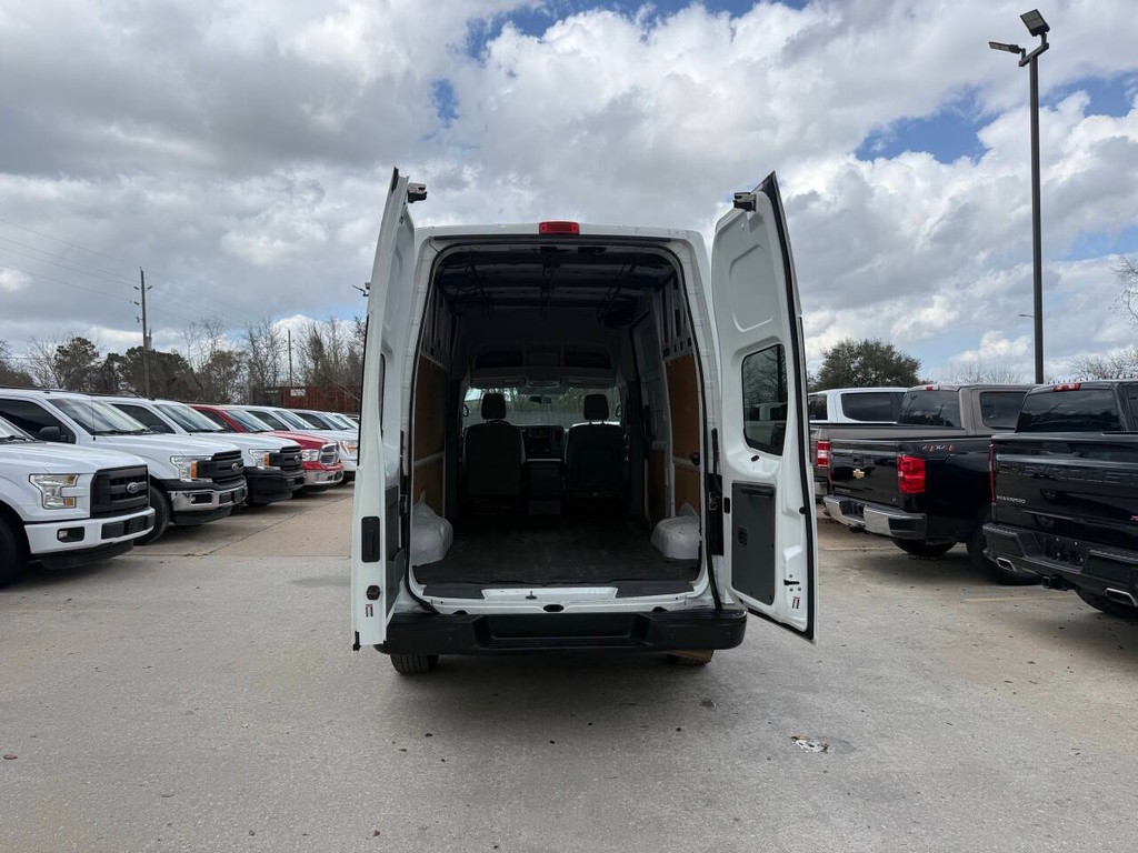 Nissan NV Cargo Vehicle Full-screen Gallery Image 33