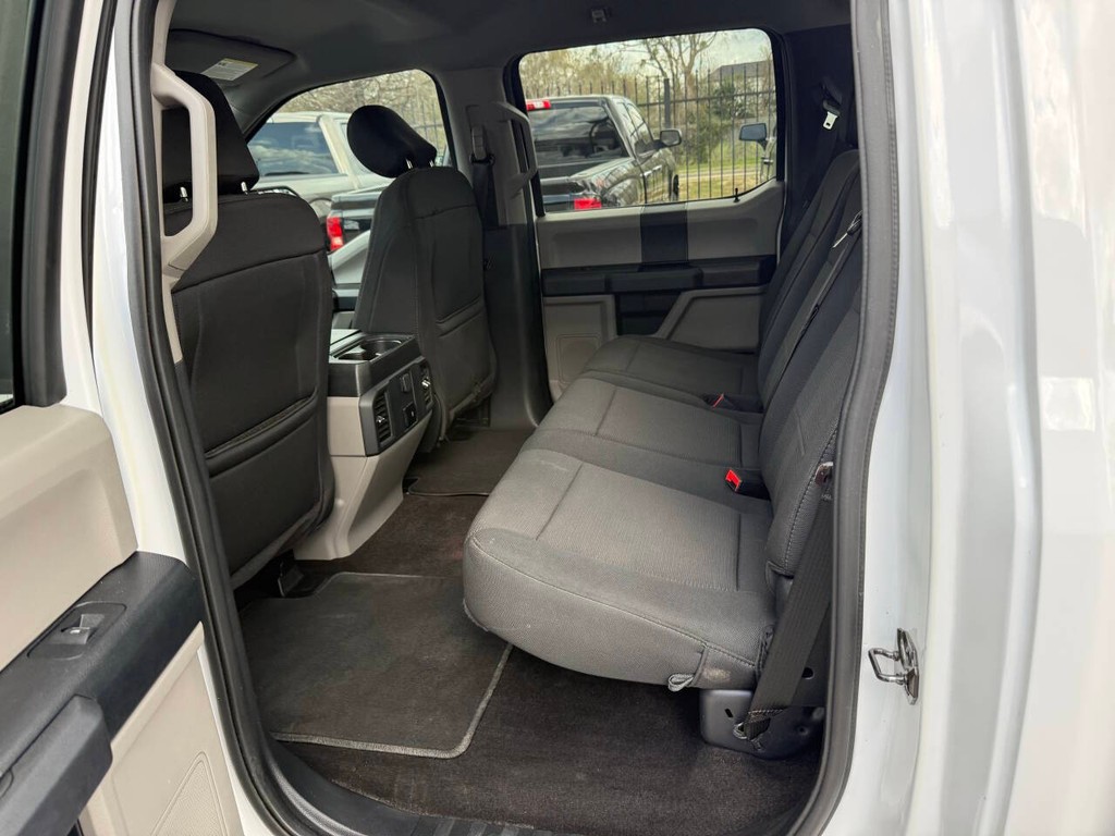 Ford F-150 Vehicle Full-screen Gallery Image 13