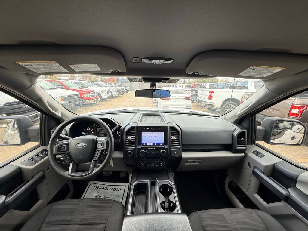 Ford F-150 Vehicle Full-screen Gallery Image 18