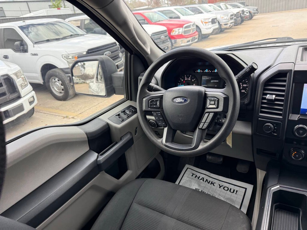 Ford F-150 Vehicle Full-screen Gallery Image 19