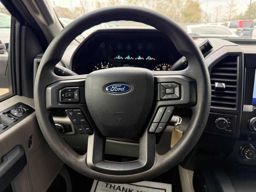 Ford F-150 Vehicle Full-screen Gallery Image 22