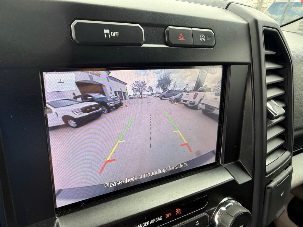 Ford F-150 Vehicle Full-screen Gallery Image 26