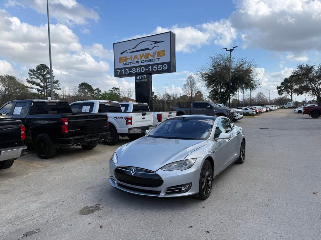 Tesla Model S Vehicle Full-screen Gallery Image 03