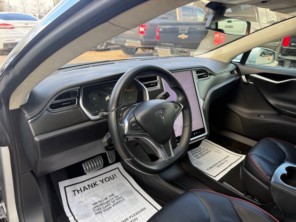 Tesla Model S Vehicle Full-screen Gallery Image 06
