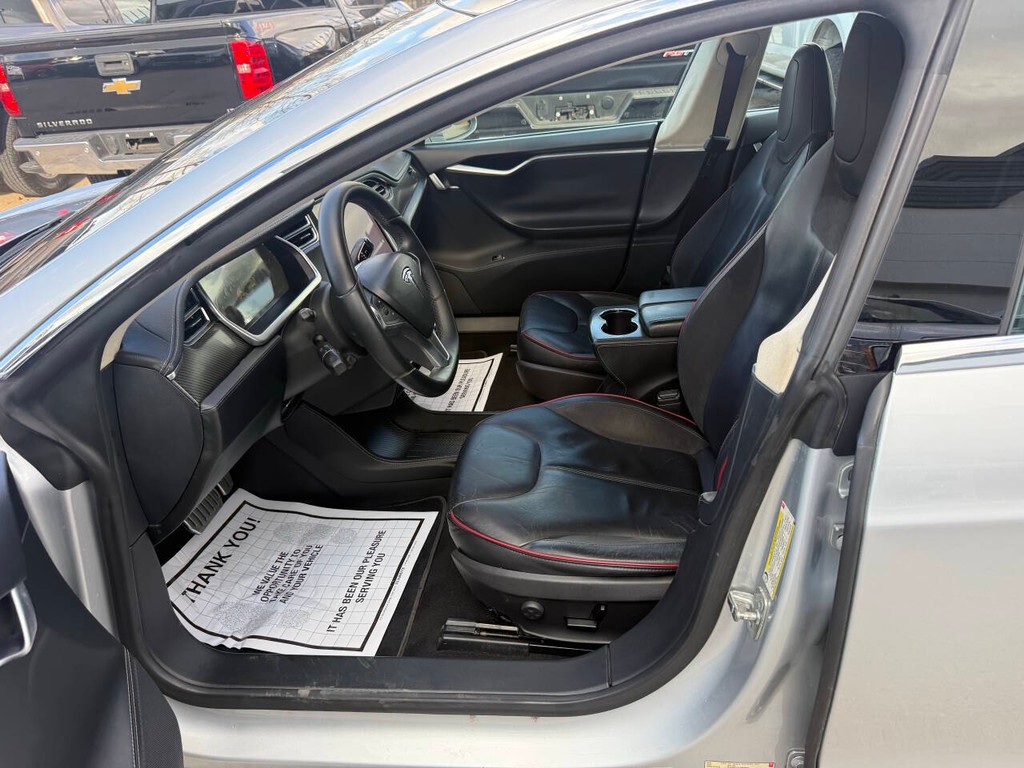 Tesla Model S Vehicle Full-screen Gallery Image 07