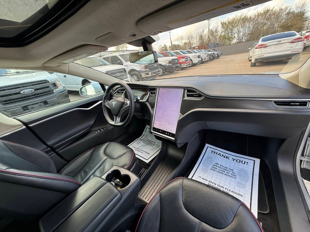 Tesla Model S Vehicle Full-screen Gallery Image 18