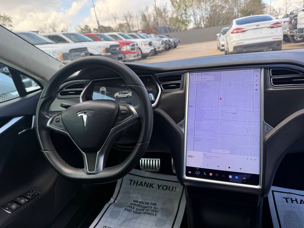 Tesla Model S Vehicle Full-screen Gallery Image 19