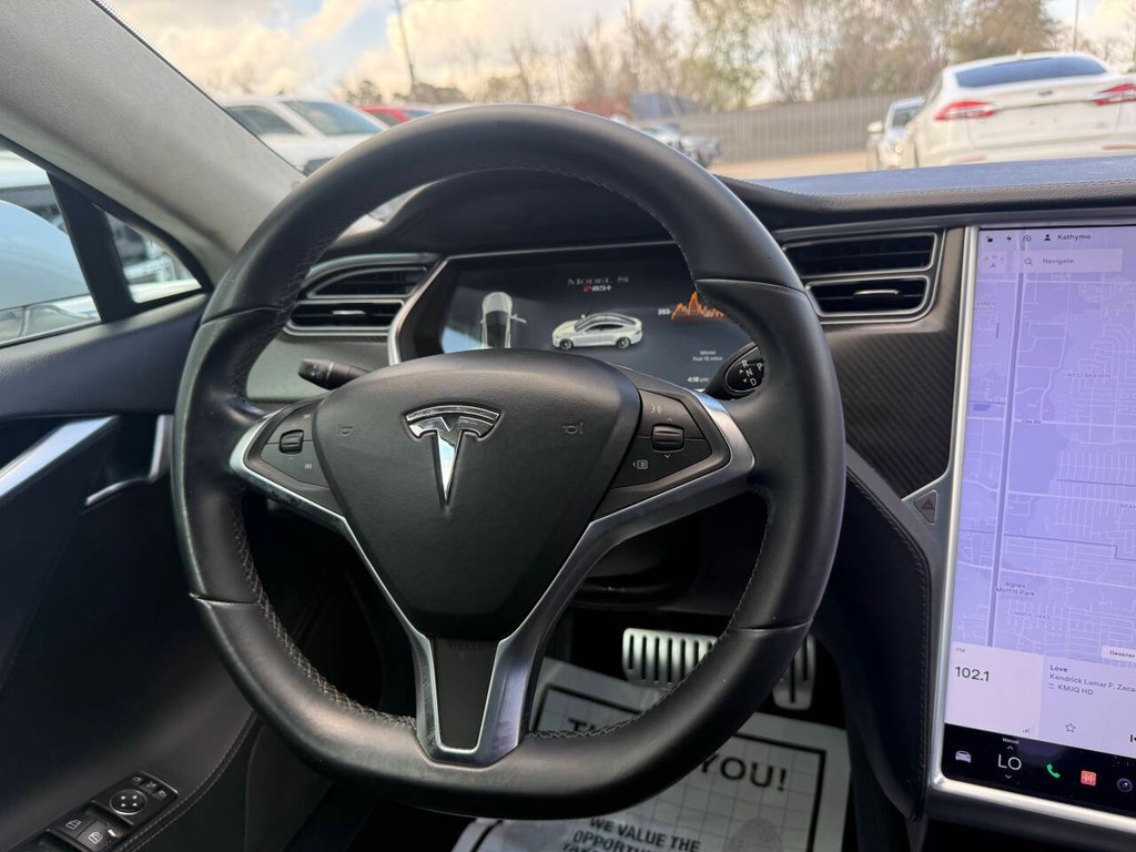 Tesla Model S Vehicle Full-screen Gallery Image 20