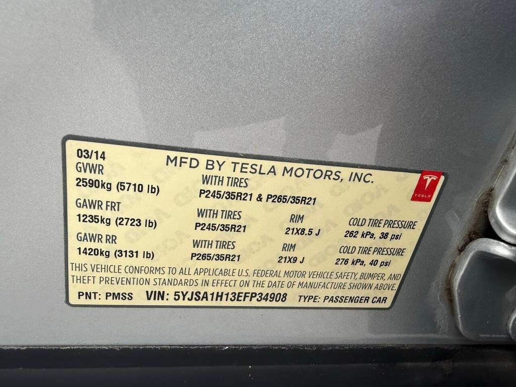 Tesla Model S Vehicle Full-screen Gallery Image 30