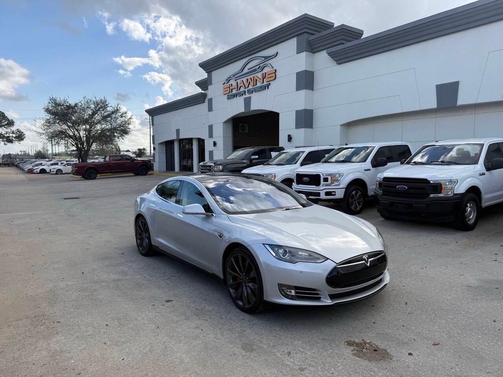 Tesla Model S Vehicle Full-screen Gallery Image 38