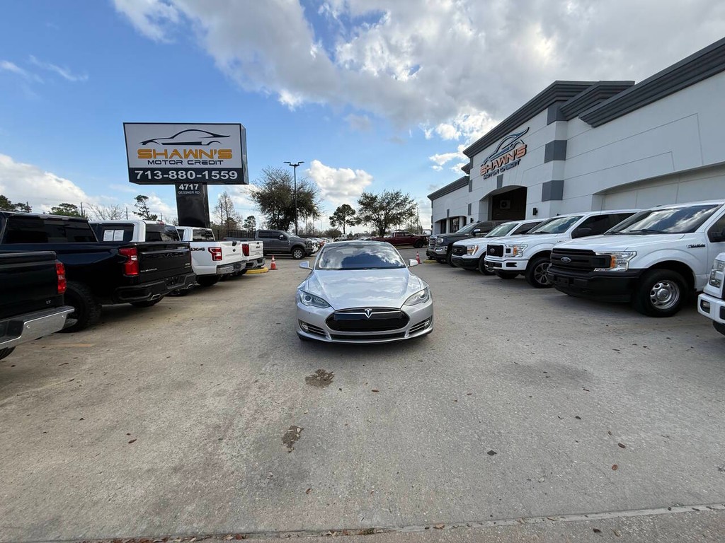 Tesla Model S Vehicle Full-screen Gallery Image 39