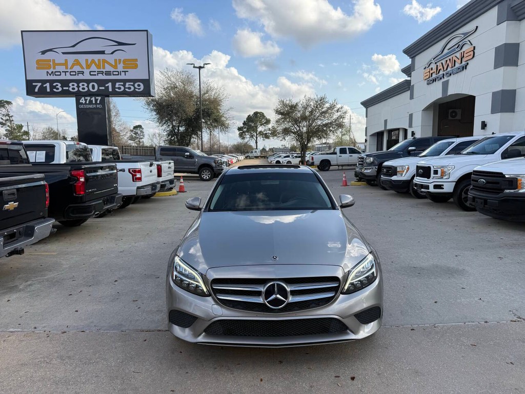 Mercedes-Benz C-Class Vehicle Full-screen Gallery Image 37