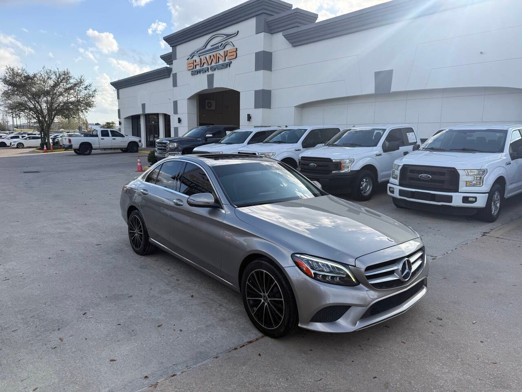 Mercedes-Benz C-Class Vehicle Full-screen Gallery Image 39