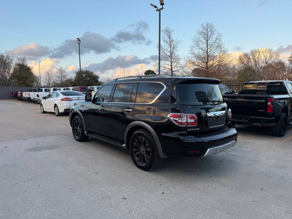 Nissan Armada Vehicle Full-screen Gallery Image 04