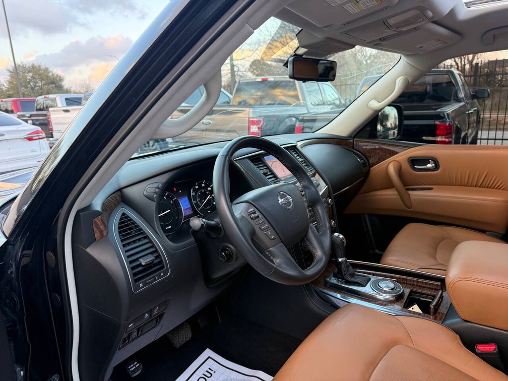 Nissan Armada Vehicle Full-screen Gallery Image 06