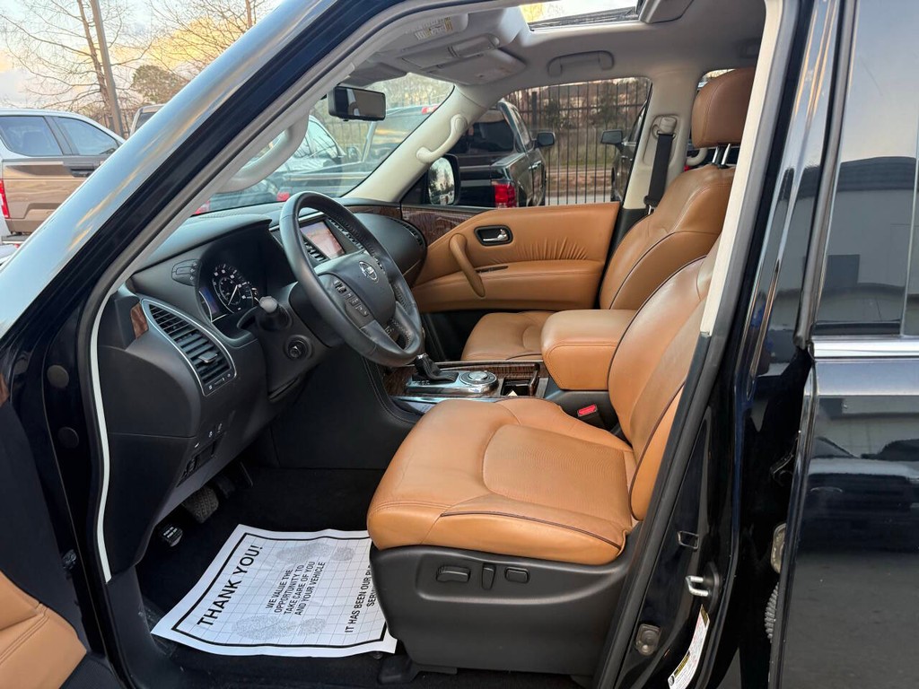 Nissan Armada Vehicle Full-screen Gallery Image 07