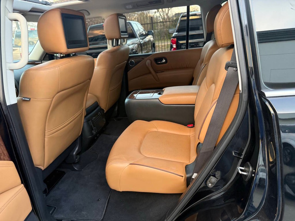 Nissan Armada Vehicle Full-screen Gallery Image 13