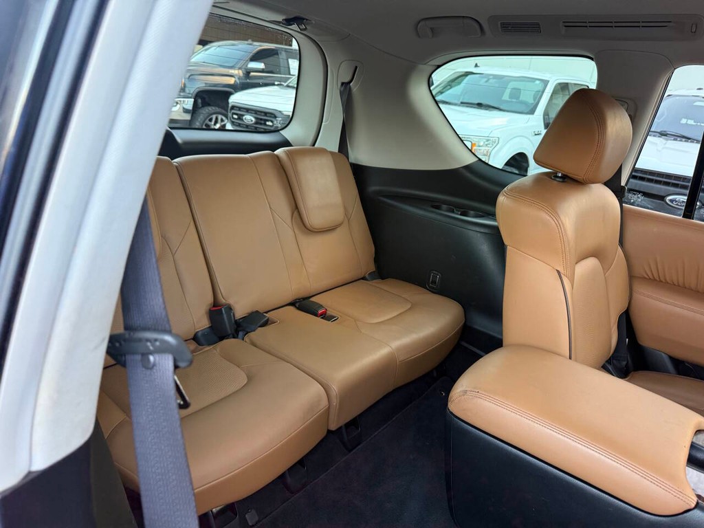 Nissan Armada Vehicle Full-screen Gallery Image 17