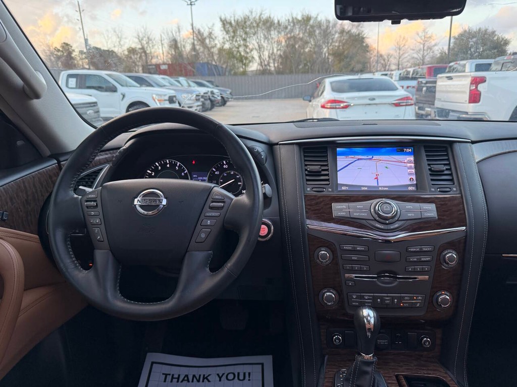 Nissan Armada Vehicle Full-screen Gallery Image 23