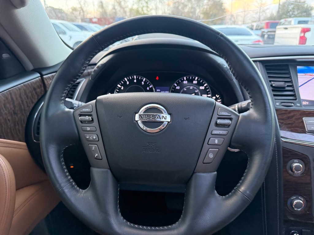 Nissan Armada Vehicle Full-screen Gallery Image 25