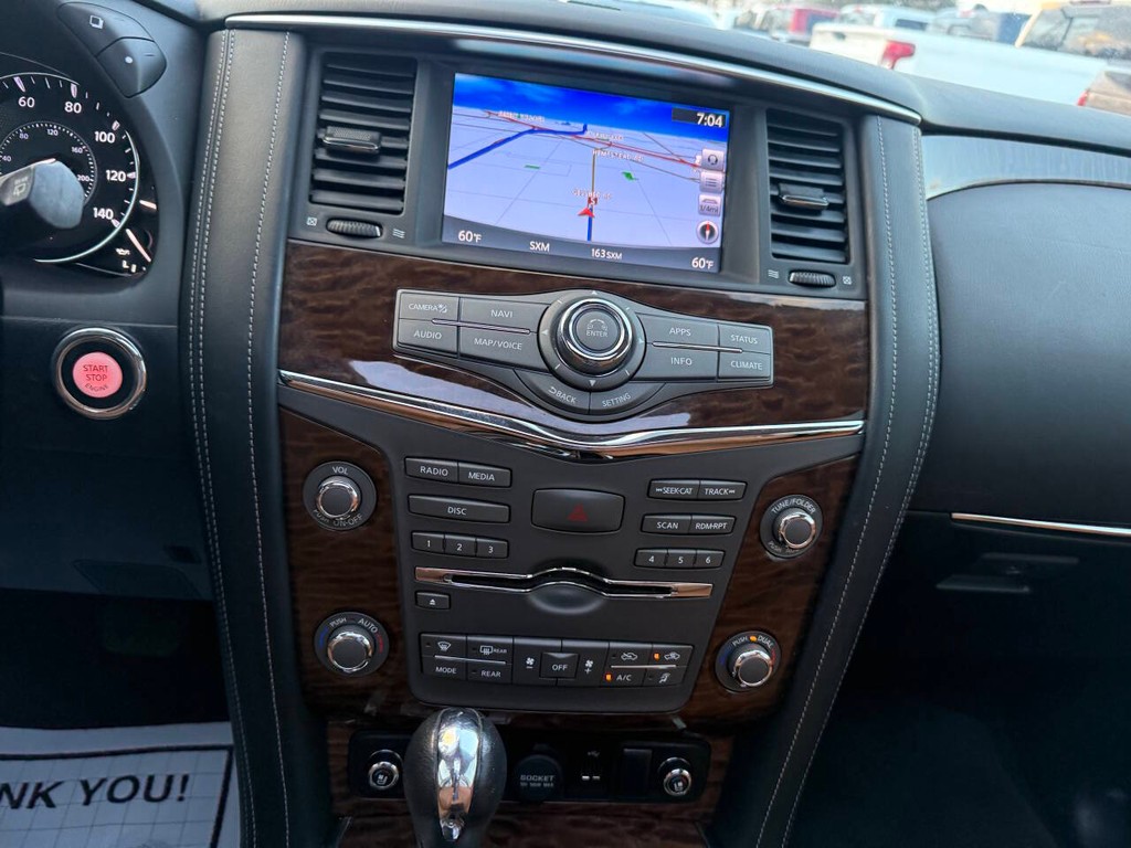 Nissan Armada Vehicle Full-screen Gallery Image 26