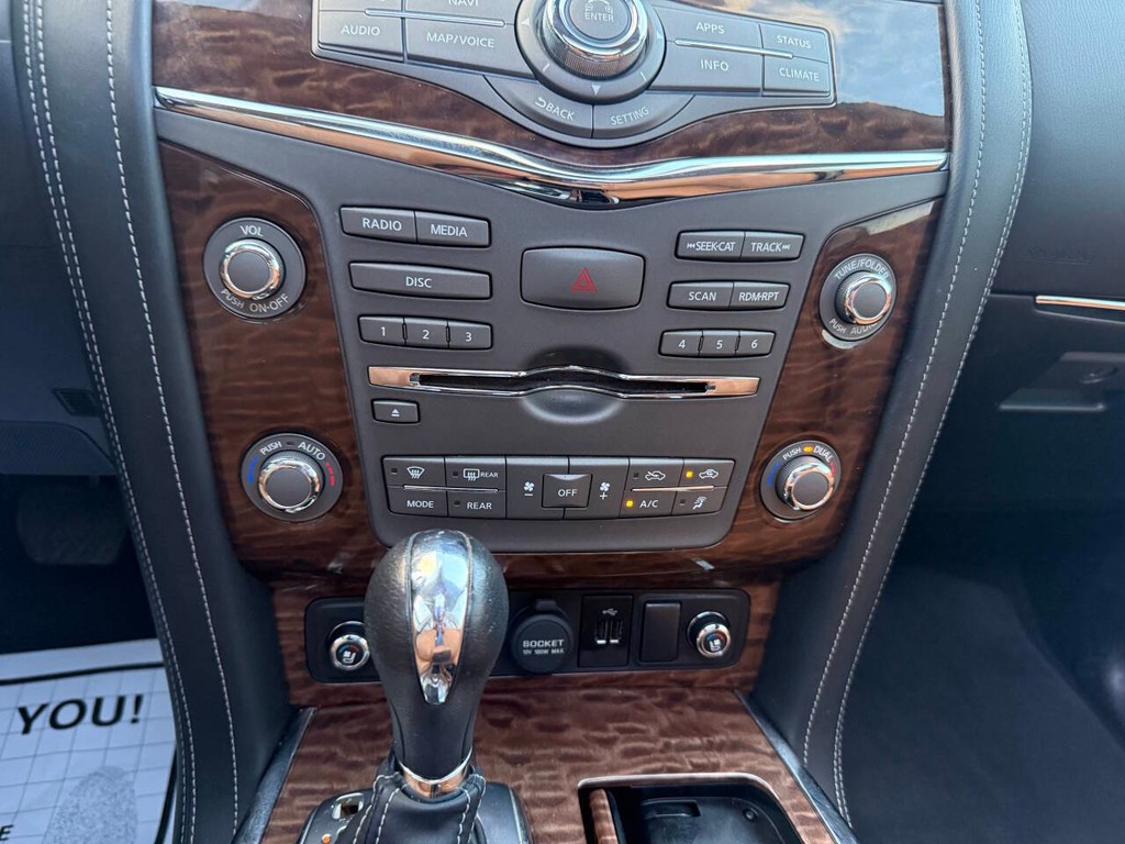 Nissan Armada Vehicle Full-screen Gallery Image 30