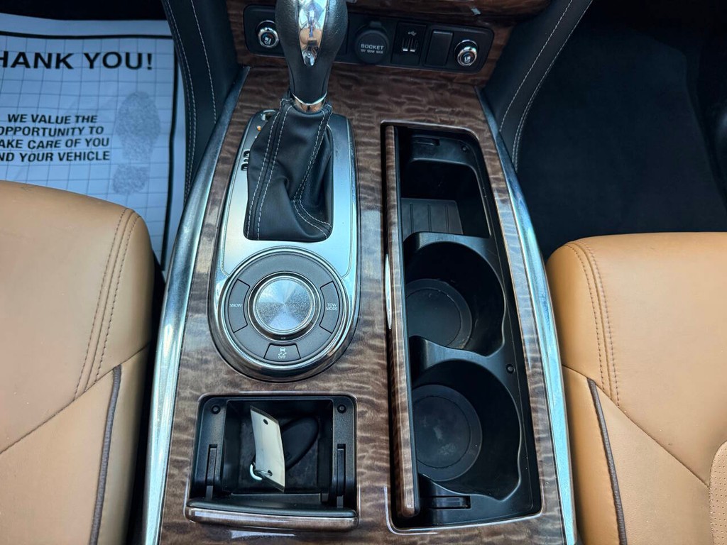 Nissan Armada Vehicle Full-screen Gallery Image 31