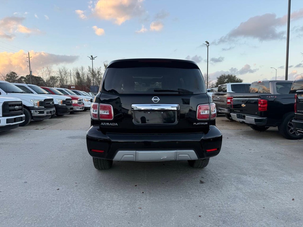 Nissan Armada Vehicle Full-screen Gallery Image 41