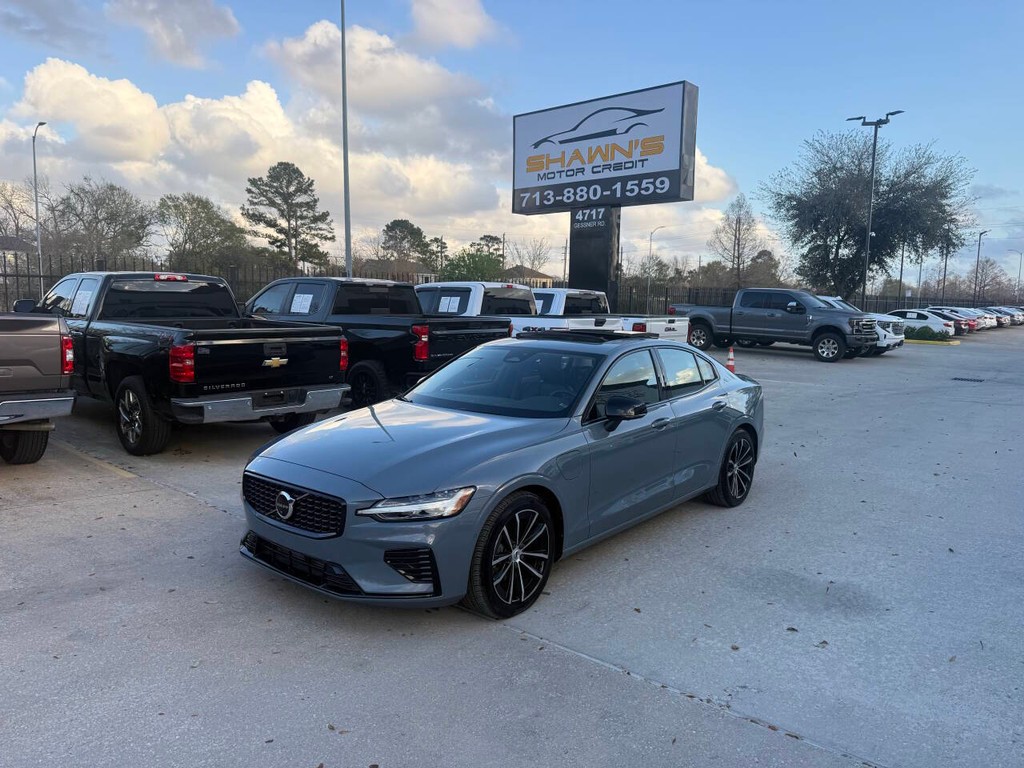 Volvo S60 Recharge Vehicle Full-screen Gallery Image 03