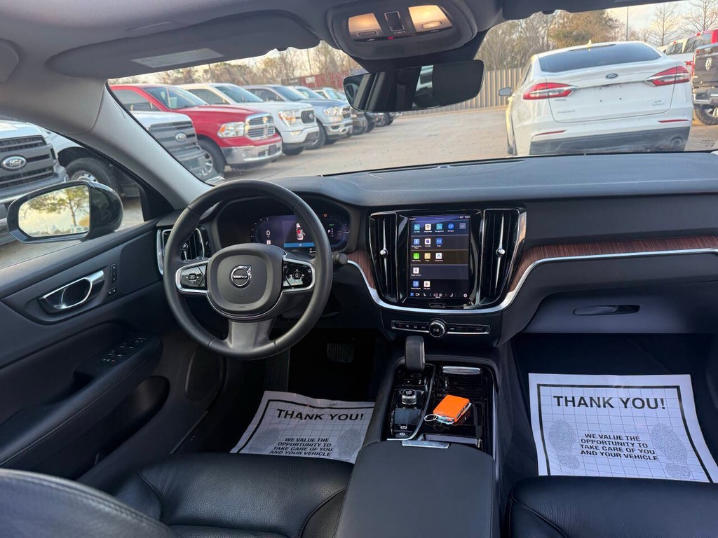 Volvo S60 Recharge Vehicle Full-screen Gallery Image 18