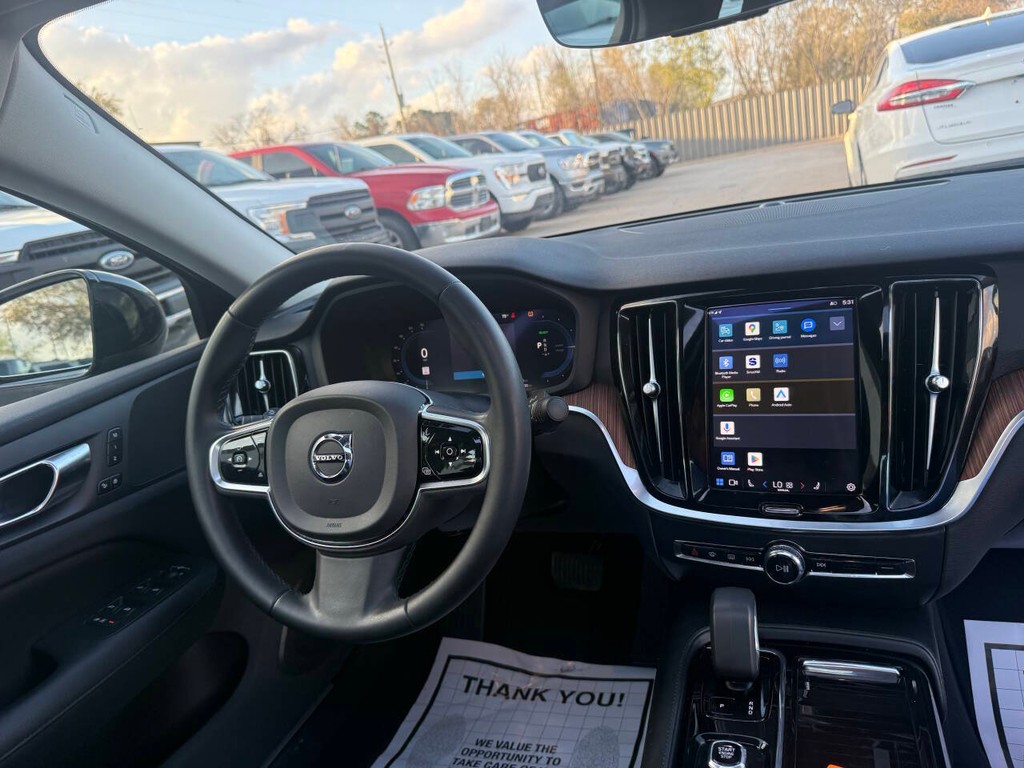 Volvo S60 Recharge Vehicle Full-screen Gallery Image 20