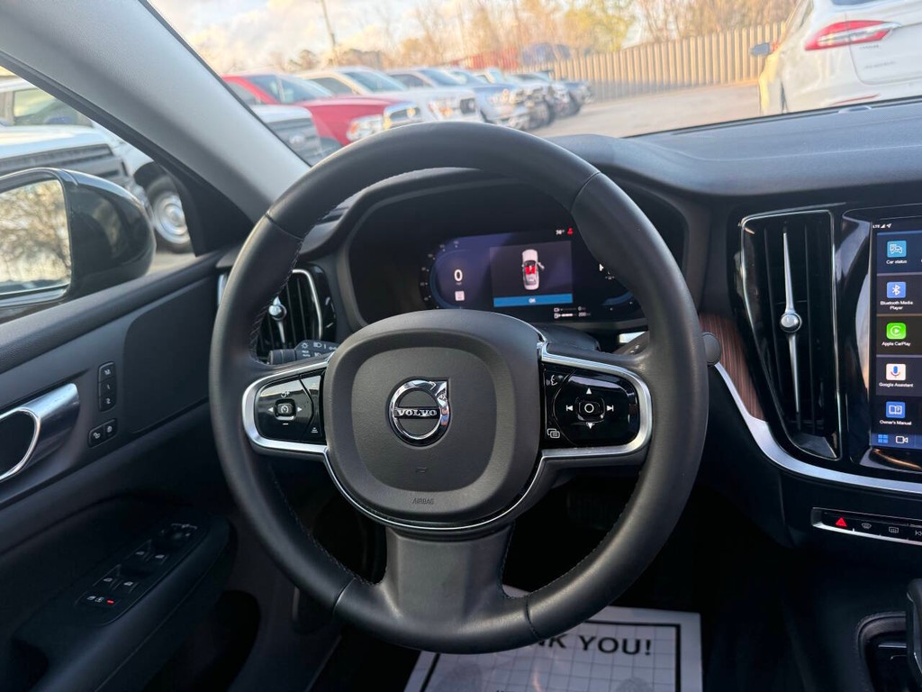 Volvo S60 Recharge Vehicle Full-screen Gallery Image 21