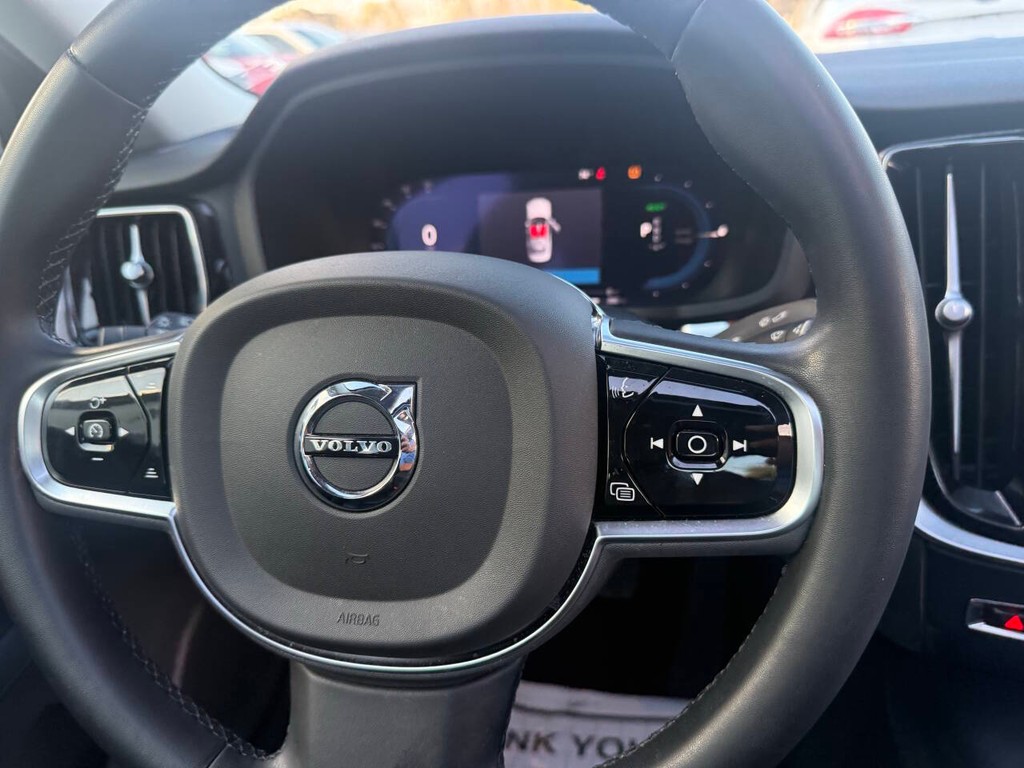 Volvo S60 Recharge Vehicle Full-screen Gallery Image 22