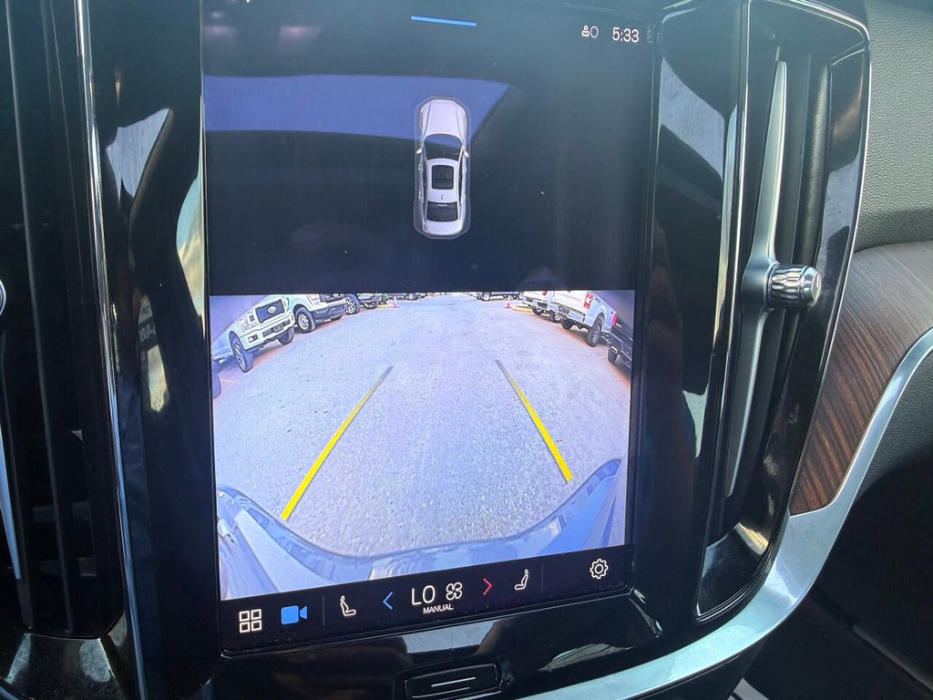 Volvo S60 Recharge Vehicle Full-screen Gallery Image 25