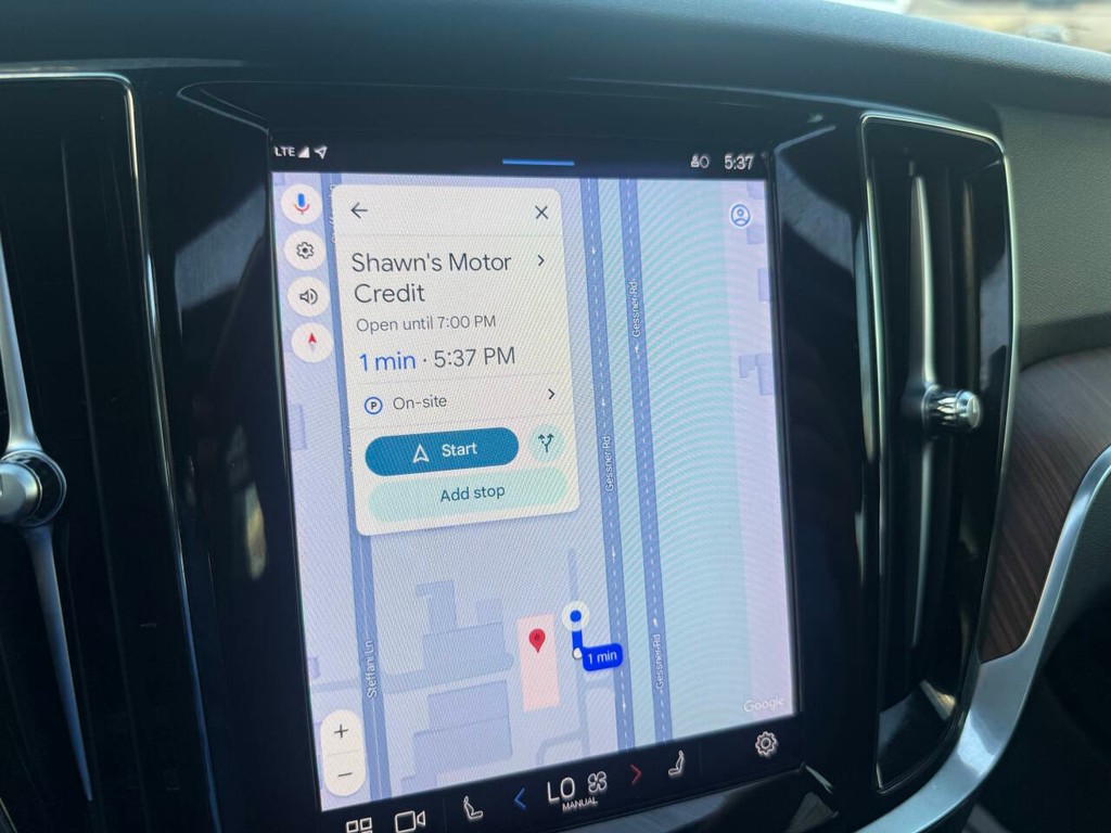 Volvo S60 Recharge Vehicle Full-screen Gallery Image 26