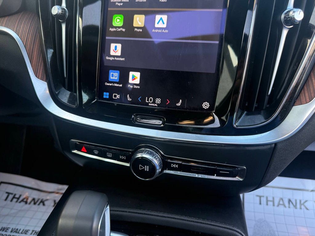 Volvo S60 Recharge Vehicle Full-screen Gallery Image 27