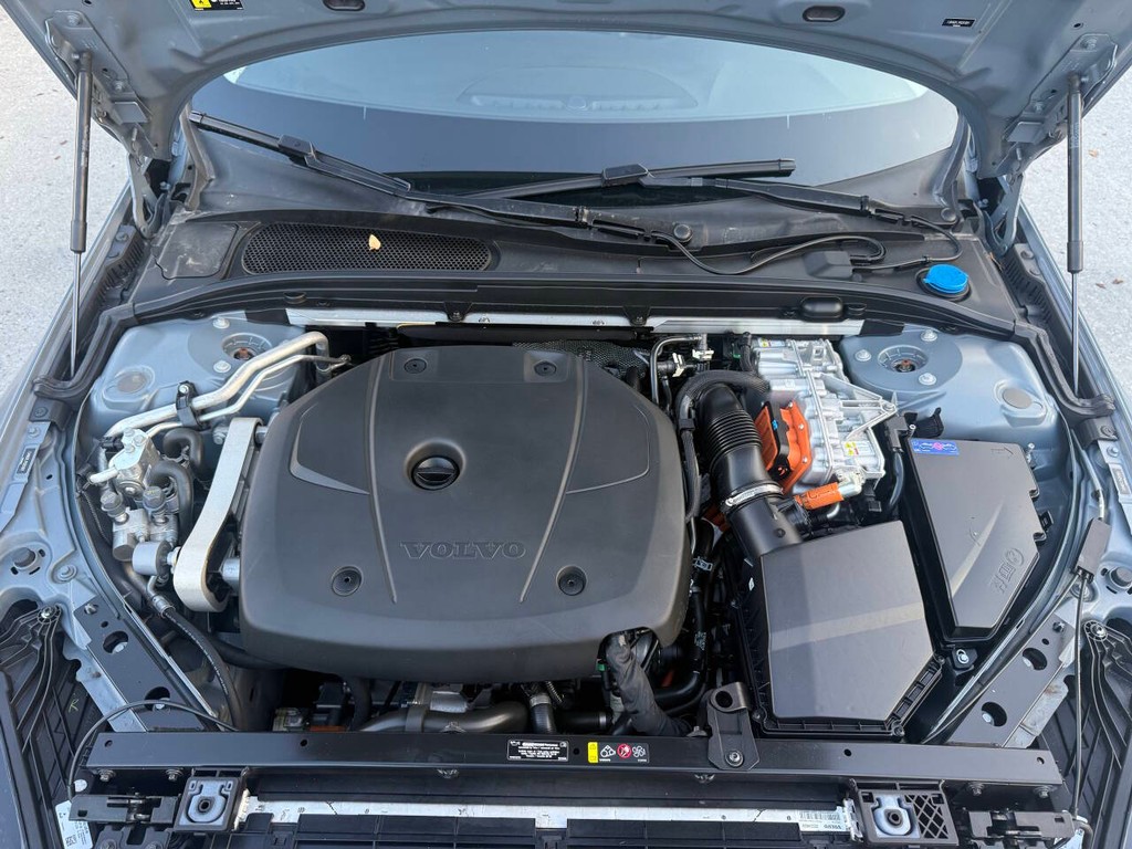 Volvo S60 Recharge Vehicle Full-screen Gallery Image 34