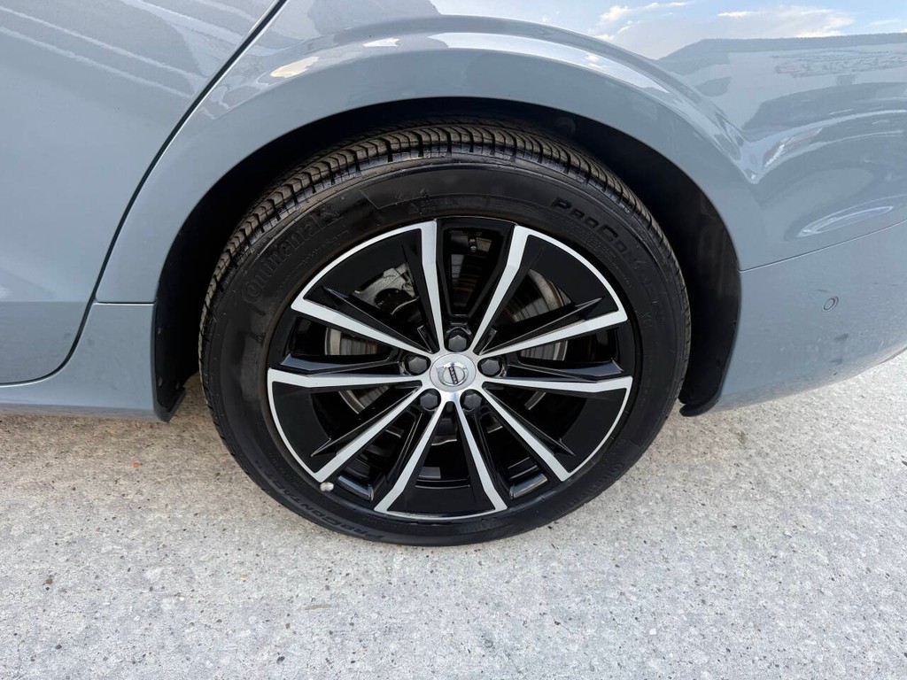 Volvo S60 Recharge Vehicle Full-screen Gallery Image 35