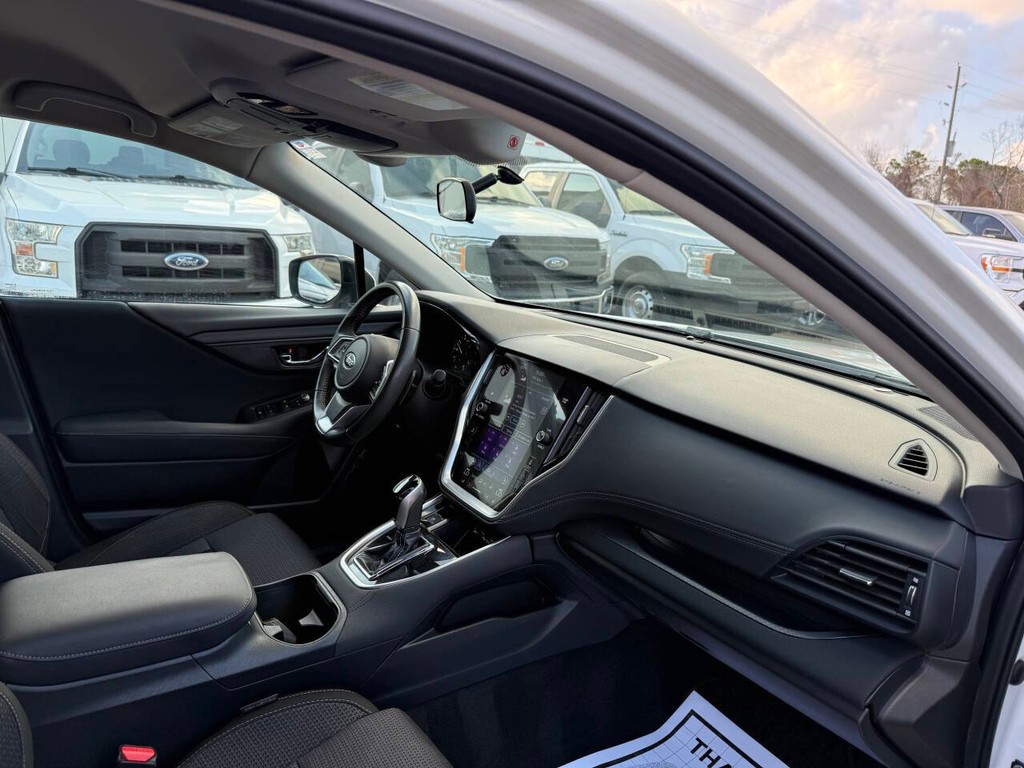 Subaru Outback Vehicle Full-screen Gallery Image 09