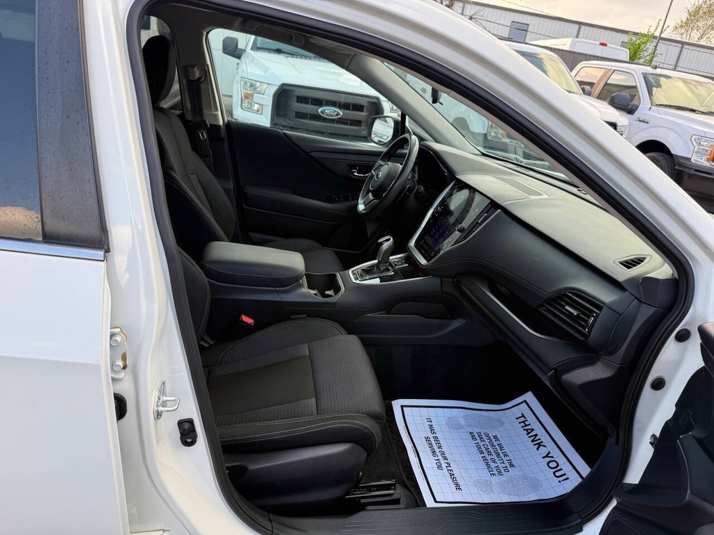 Subaru Outback Vehicle Full-screen Gallery Image 10