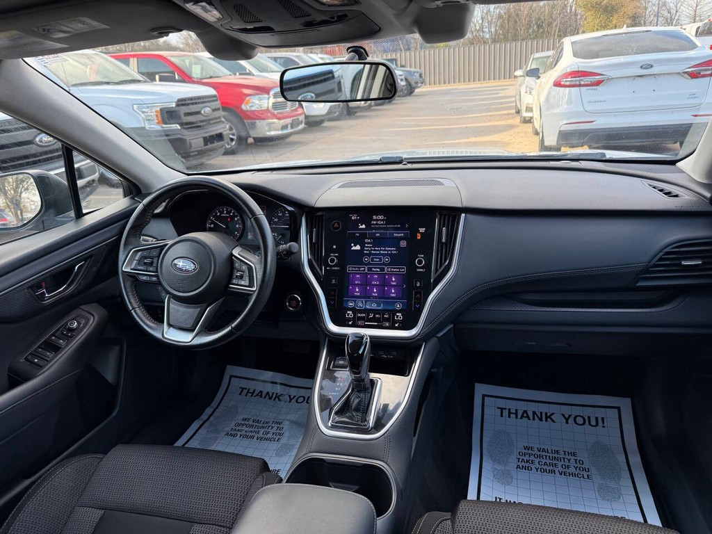 Subaru Outback Vehicle Full-screen Gallery Image 17