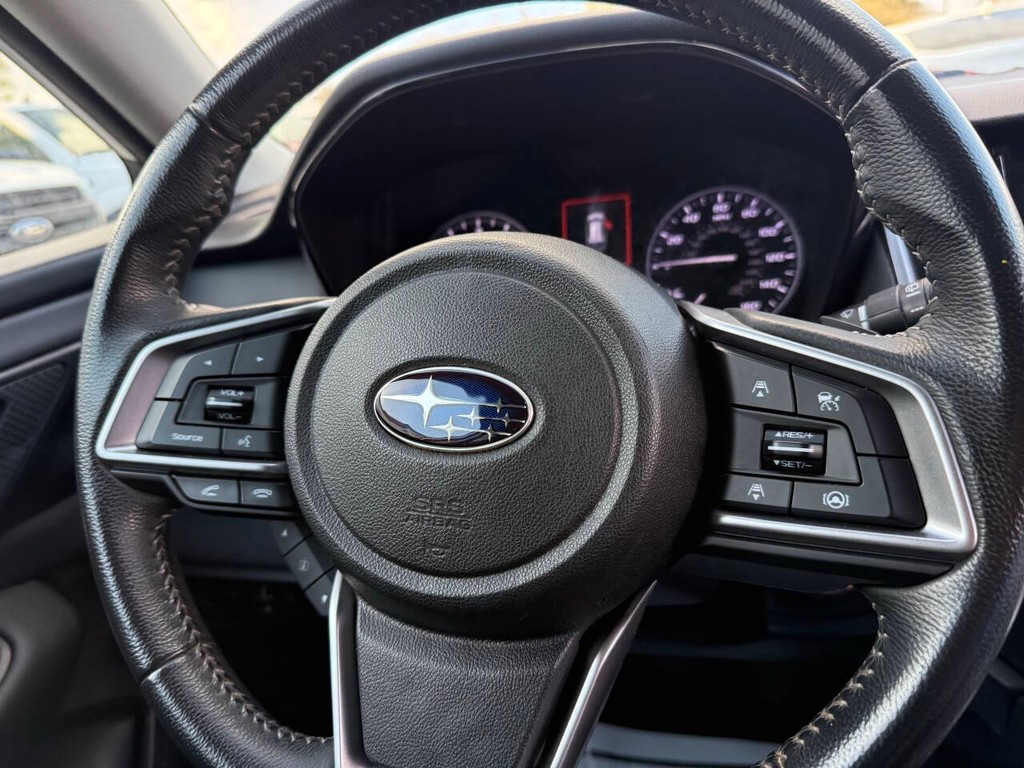 Subaru Outback Vehicle Full-screen Gallery Image 21