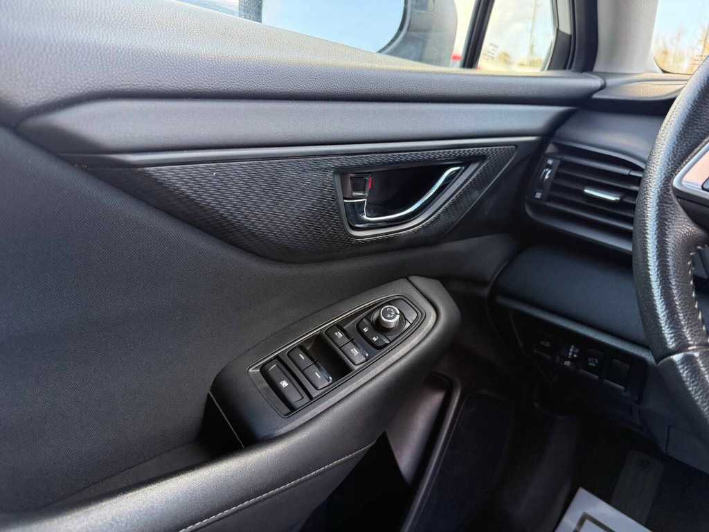 Subaru Outback Vehicle Full-screen Gallery Image 25