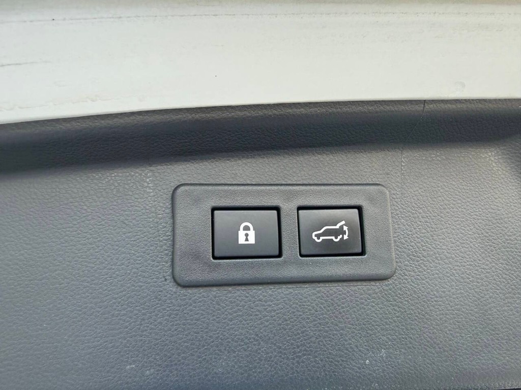 Subaru Outback Vehicle Full-screen Gallery Image 32