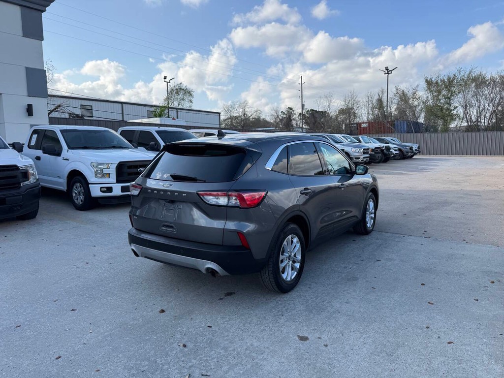 Ford Escape Vehicle Full-screen Gallery Image 05