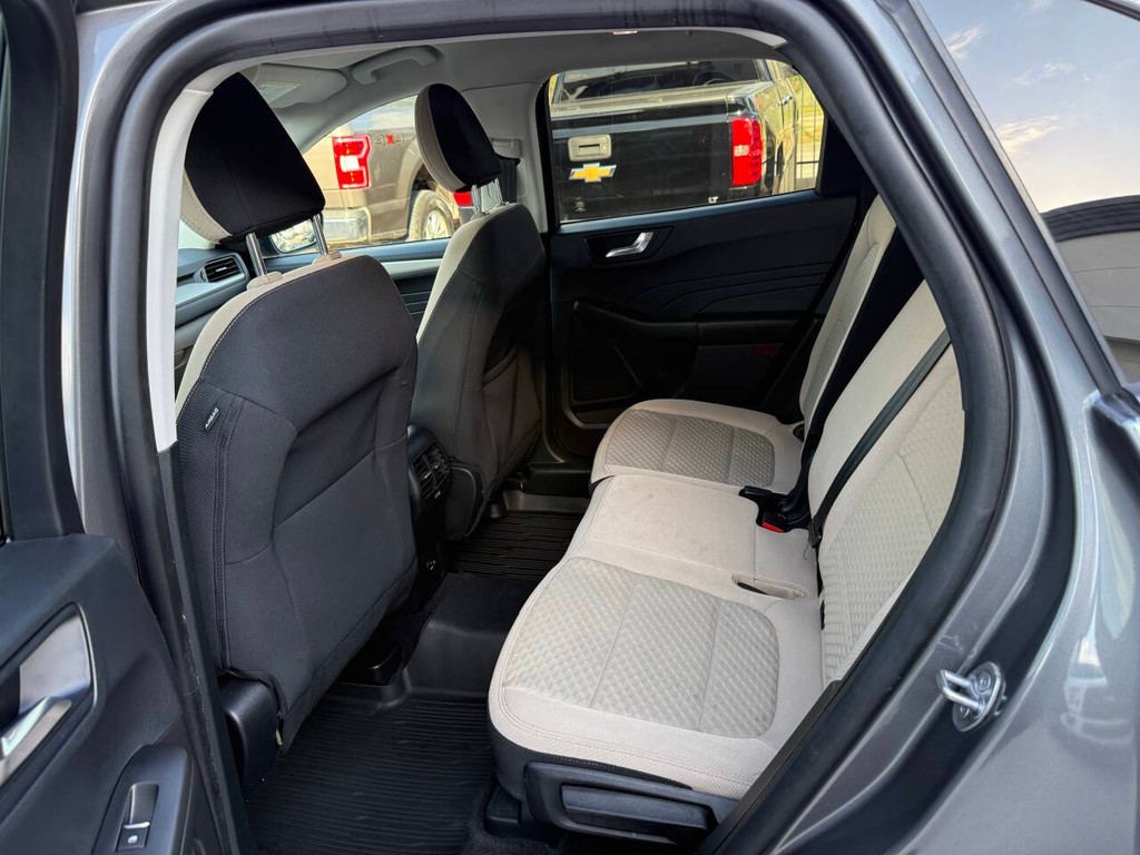 Ford Escape Vehicle Full-screen Gallery Image 13