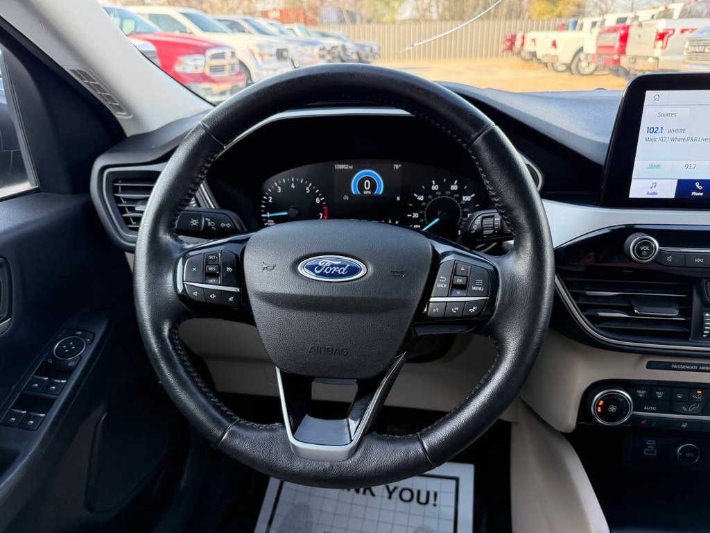 Ford Escape Vehicle Full-screen Gallery Image 22